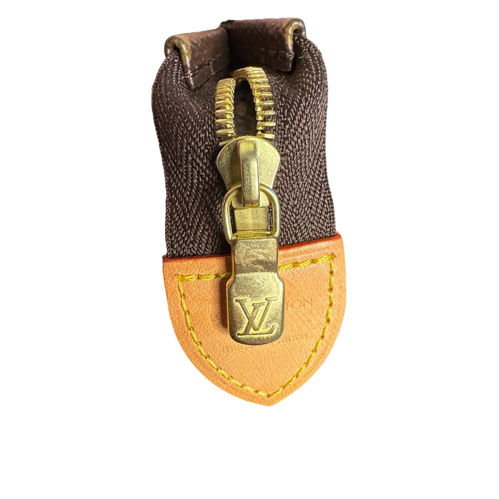 Louis Vuitton Trio Toilet Pouch in Classic Monogram Coated Canvas - Picture 11 of 16